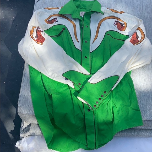 Men’s size small lightly used Rockmont Shirt - Picture 2 of 3